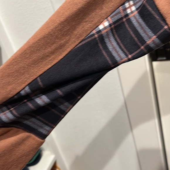 Versiona crop Hoodie💕 - Picture 3 of 4